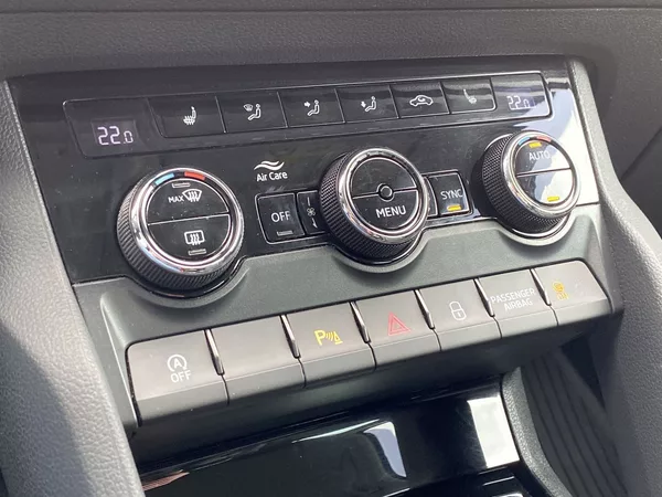 Škoda Karoq 2.0 TDI Style+ - foto 29