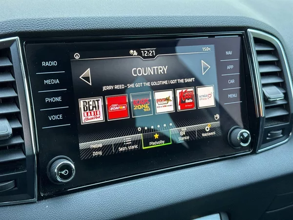 Škoda Karoq 1.5 TSI Ambition - foto 12