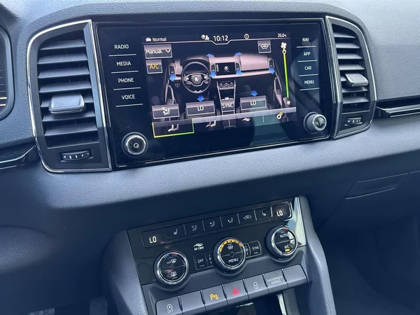 Škoda Karoq 1.5 TSI Style + - foto 14