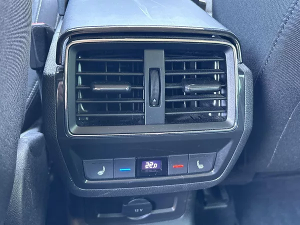 Škoda Karoq 1.5 TSI Style + - foto 24