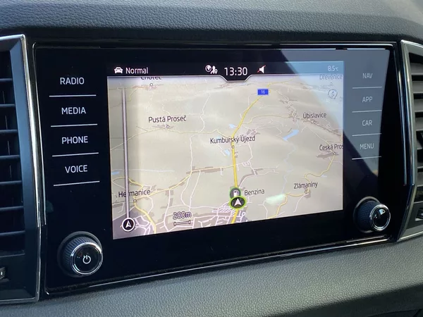 Škoda Karoq 2.0 TDI DSG Style+ - foto 10