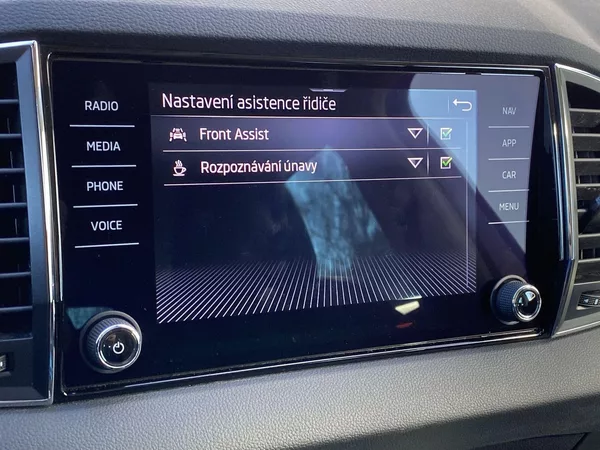 Škoda Karoq 2.0 TDI DSG Style+ - foto 22