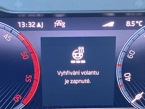 Škoda Karoq 2.0 TDI DSG Style+ - foto 24