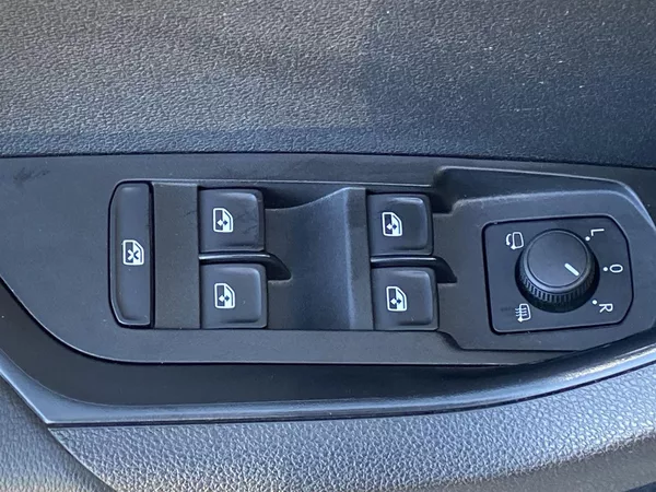 Škoda Karoq 2.0 TDI DSG Style+ - foto 27