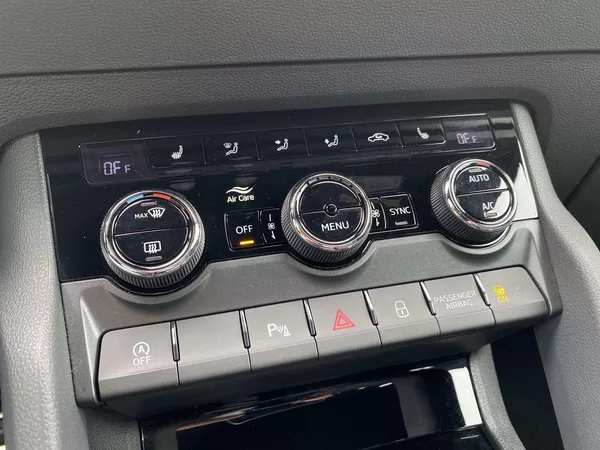 Škoda Karoq 1.5 TSI DSG Sportline - foto 14