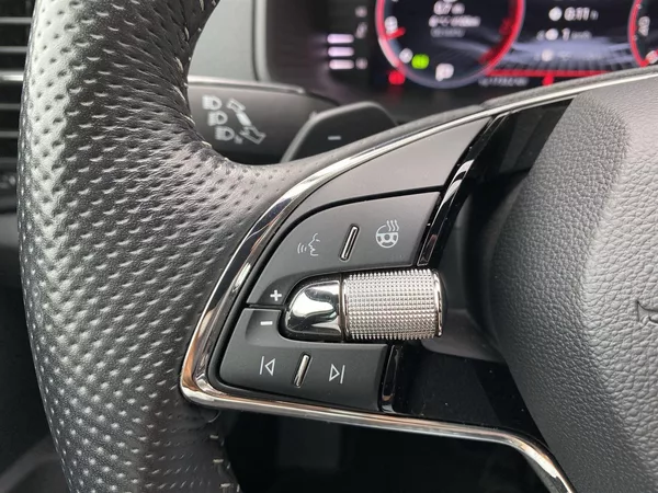 Škoda Karoq 1.5 TSI DSG Sportline - foto 19