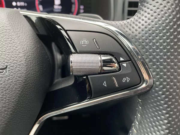 Škoda Karoq 1.5 TSI DSG Sportline - foto 21
