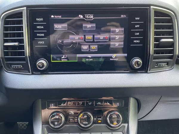 Škoda Karoq 1.5 TSI Top Selection - foto 12