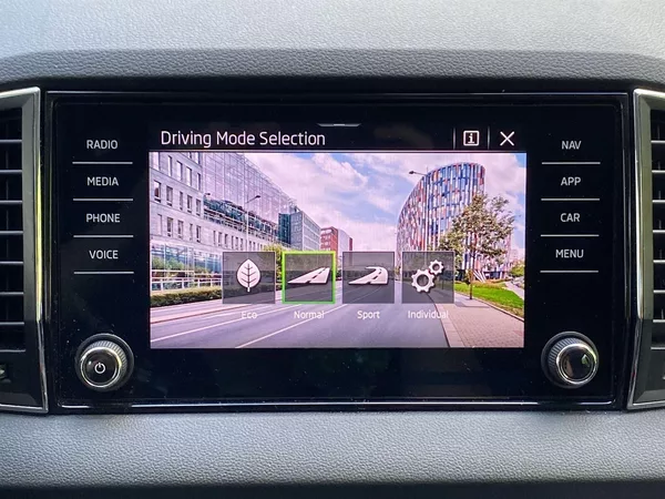 Škoda Karoq 1.5 TSI Top Selection - foto 15