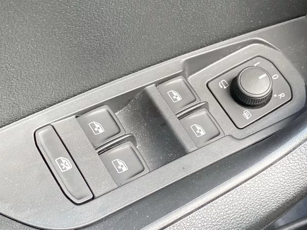 Škoda Karoq 1.5 TSI Top Selection - foto 19