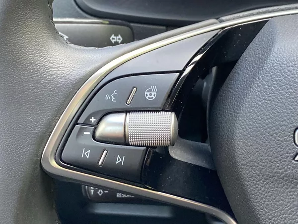 Škoda Karoq 1.5 TSI Top Selection - foto 23