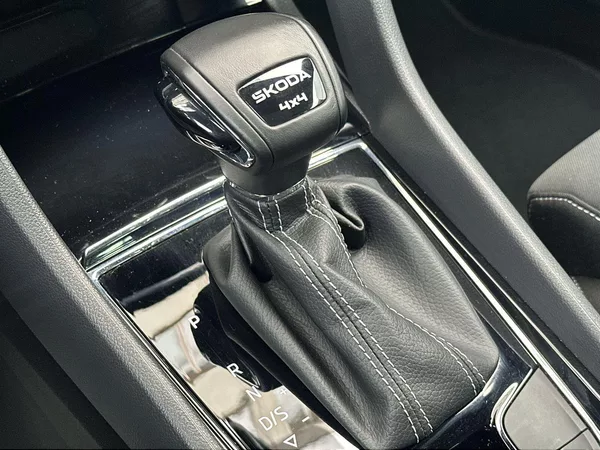 Škoda Karoq 2.0 TDI 4x4 DSG Sportline - foto 15