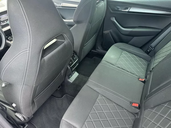 Škoda Karoq 2.0 TDI 4x4 DSG Sportline - foto 8