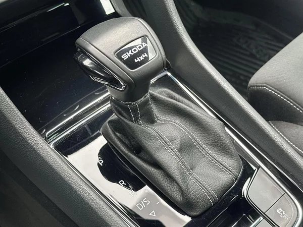 Škoda Karoq 2.0 TDI 4x4 DSG Sportline - foto 15