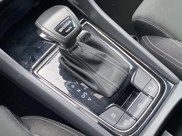 Škoda Karoq 2.0 TDI 4x4 DSG Sportline - foto 20