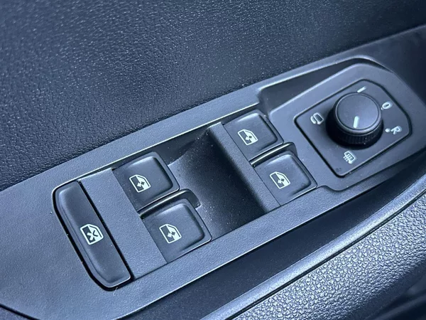 Škoda Karoq 2.0 TSI 4x4 DSG Sportline - foto 17