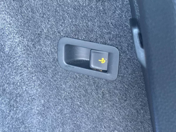 Škoda Karoq 2.0 TSI 4x4 DSG Sportline - foto 27