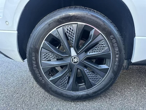 Škoda Karoq 2.0 TSI 4x4 DSG Sportline - foto 32