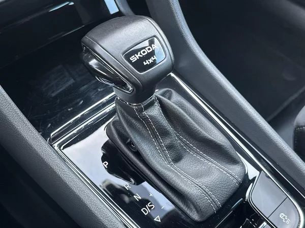 Škoda Karoq 2.0 TDI 4x4 DSG Sportline - foto 15