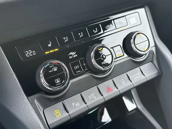 Škoda Karoq 2.0 TDI 4x4 DSG Sportline - foto 15