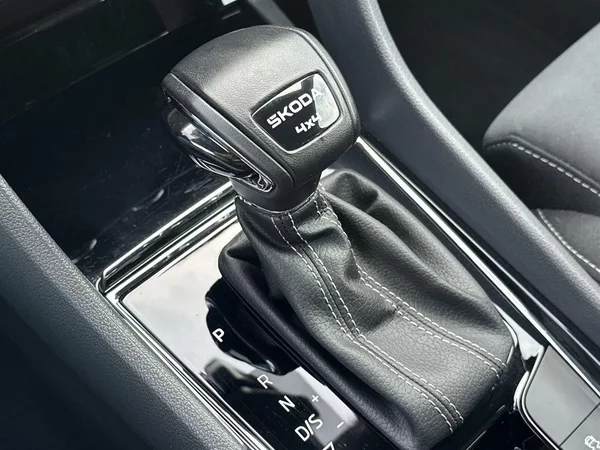 Škoda Karoq 2.0 TDI 4x4 DSG Sportline - foto 16