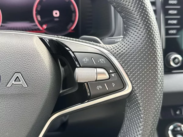 Škoda Karoq 2.0 TDI 4x4 DSG Sportline - foto 15