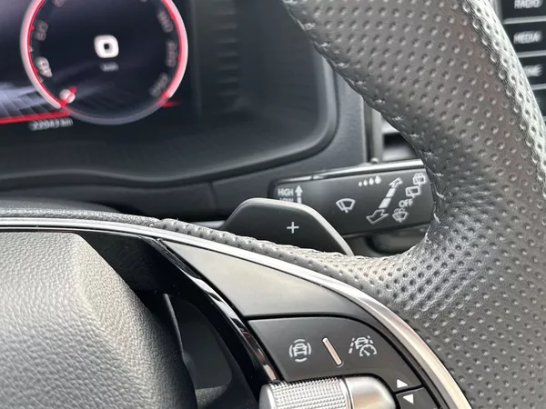 Škoda Karoq 2.0 TDI 4x4 DSG Sportline - foto 16