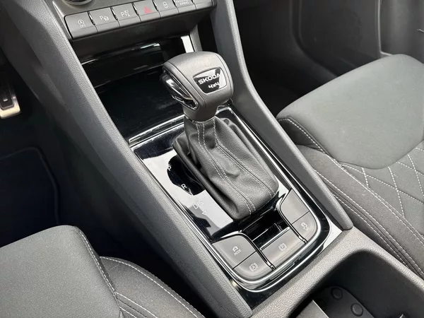 Škoda Karoq 2.0 TDI 4x4 DSG Sportline - foto 26