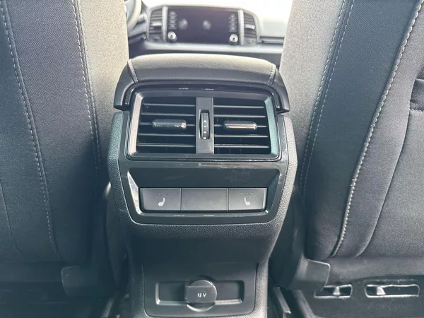 Škoda Karoq 2.0 TDI 4x4 DSG Sportline - foto 27