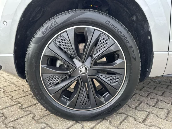Škoda Karoq 2.0 TDI 4x4 DSG Sportline - foto 32