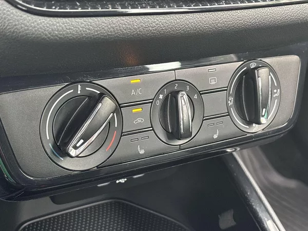 Škoda Fabia 1.0 TSI Ambition + - foto 12