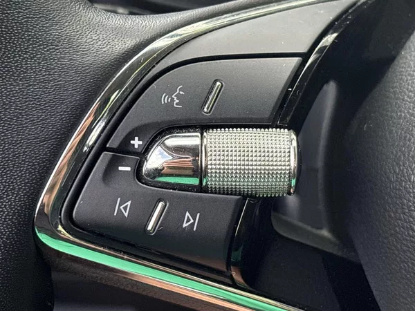 Škoda Fabia 1.0 TSI Ambition + - foto 17