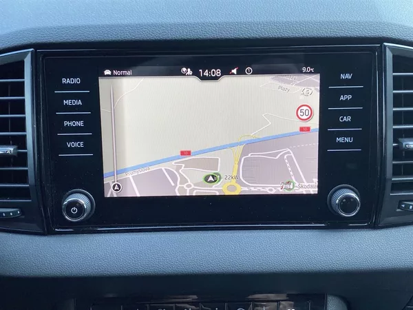 Škoda Karoq 2.0 TDI 4x4 DSG Sportline - foto 14