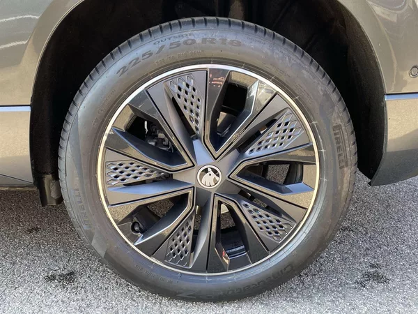 Škoda Karoq 2.0 TDI 4x4 DSG Sportline - foto 35