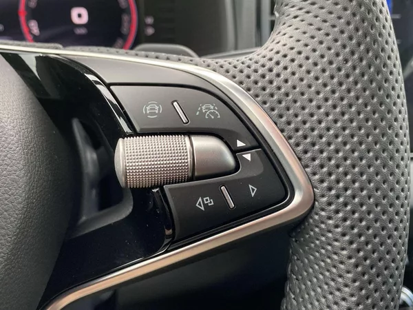 Škoda Karoq TDI 4x4 DSG Sportline - foto 17