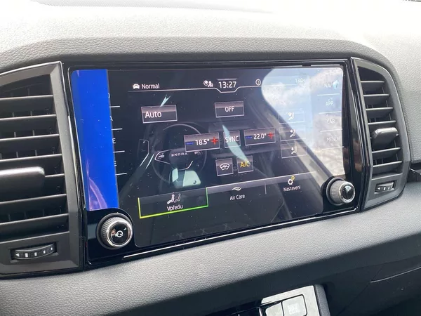 Škoda Karoq TDI 4x4 DSG Sportline - foto 23
