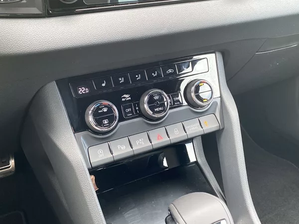 Škoda Karoq TDI 4x4 DSG Sportline - foto 26