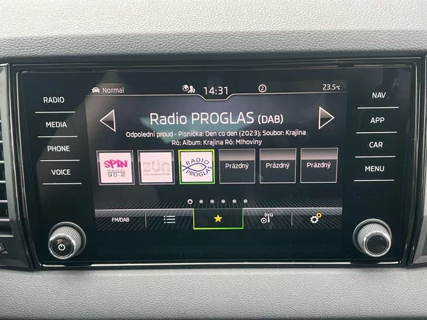 Škoda Karoq 1,5 TSI 110 KW DSG Sportline - foto 16
