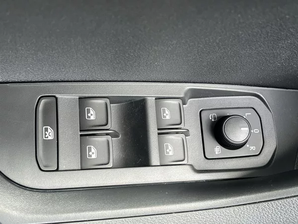 Škoda Karoq 1,5 TSI 110 KW DSG Sportline - foto 20