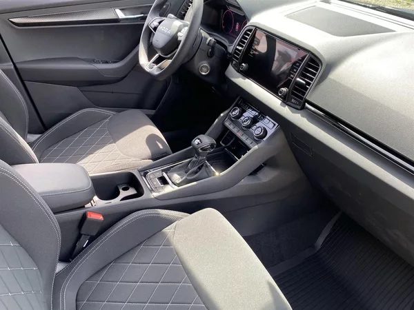 Škoda Karoq 2,0 TDI 110 kW 4x4 DSG Sportli - foto 14