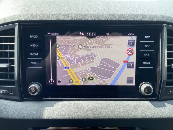 Škoda Karoq 2,0 TDI 110 kW 4x4 DSG Sportli - foto 16