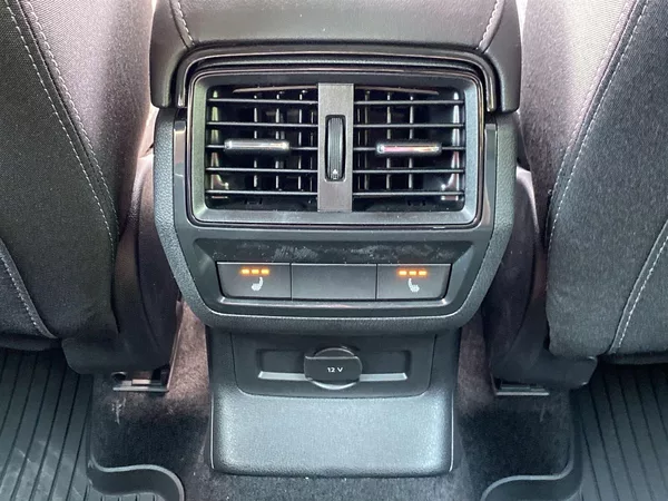 Škoda Karoq 2,0 TDI 110 kW 4x4 DSG Sportli - foto 20