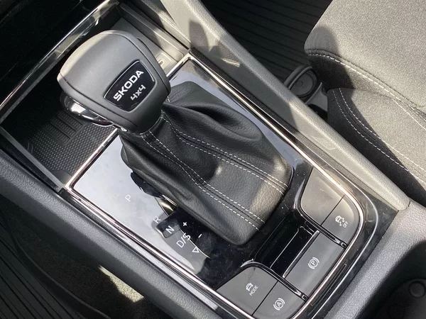 Škoda Karoq 2,0 TDI 110 kW 4x4 DSG Sportli - foto 6