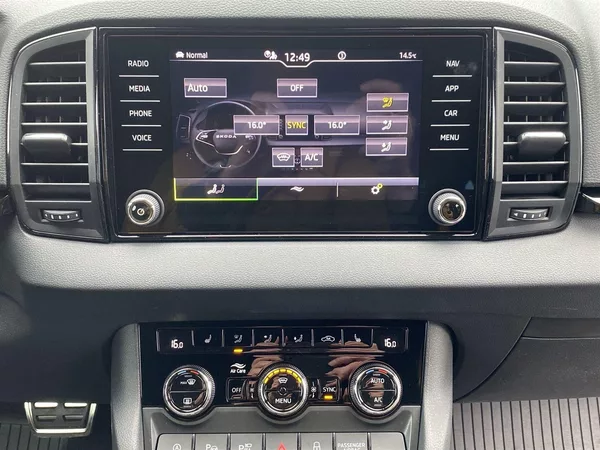 Škoda Karoq 2,0 TDI 110 kW 4x4 DSG Sportli - foto 13