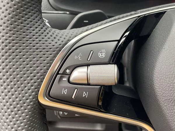 Škoda Karoq 2,0 TDI 110 kW 4x4 DSG Sportli - foto 20