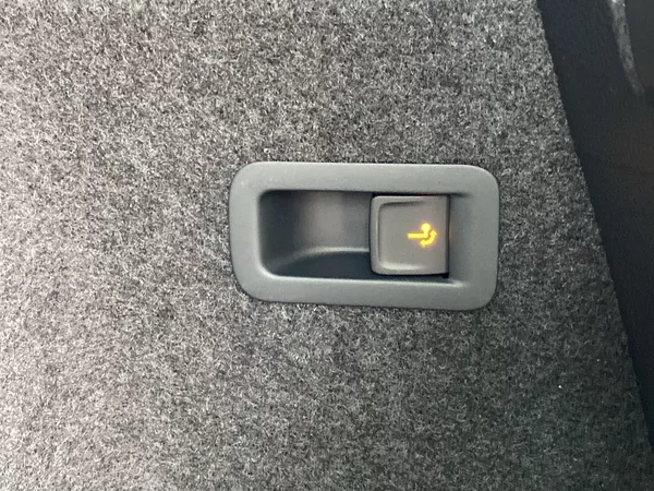 Škoda Karoq 2,0 TDI 110 kW 4x4 DSG Sportli - foto 24