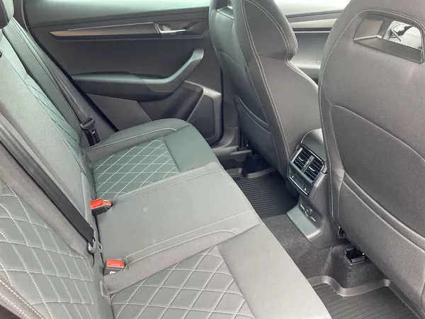 Škoda Karoq 2,0 TDI 110 kW 4x4 DSG Sportli - foto 9
