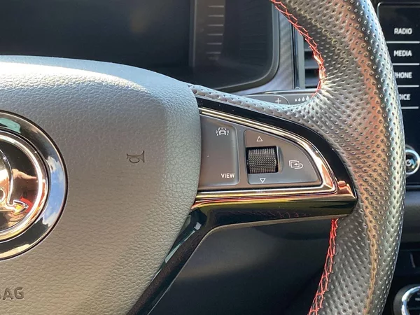 Škoda Kodiaq 2.0 TDI 4x4 DSG RS - foto 16