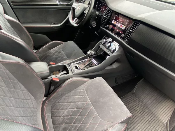 Škoda Kodiaq 2.0 TDI 4x4 DSG RS - foto 10