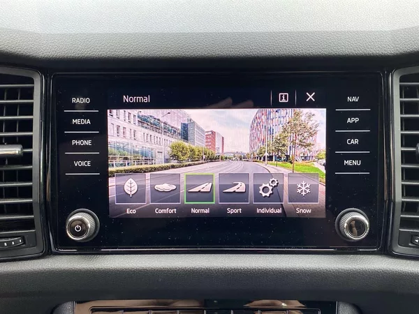 Škoda Kodiaq 2.0 TDI 4x4 DSG RS - foto 17
